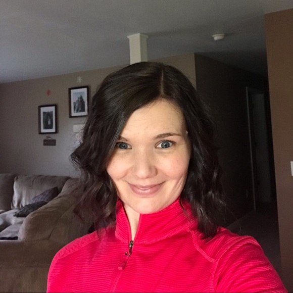 Meet your Posher, Stephanie - Picture 1 of 1